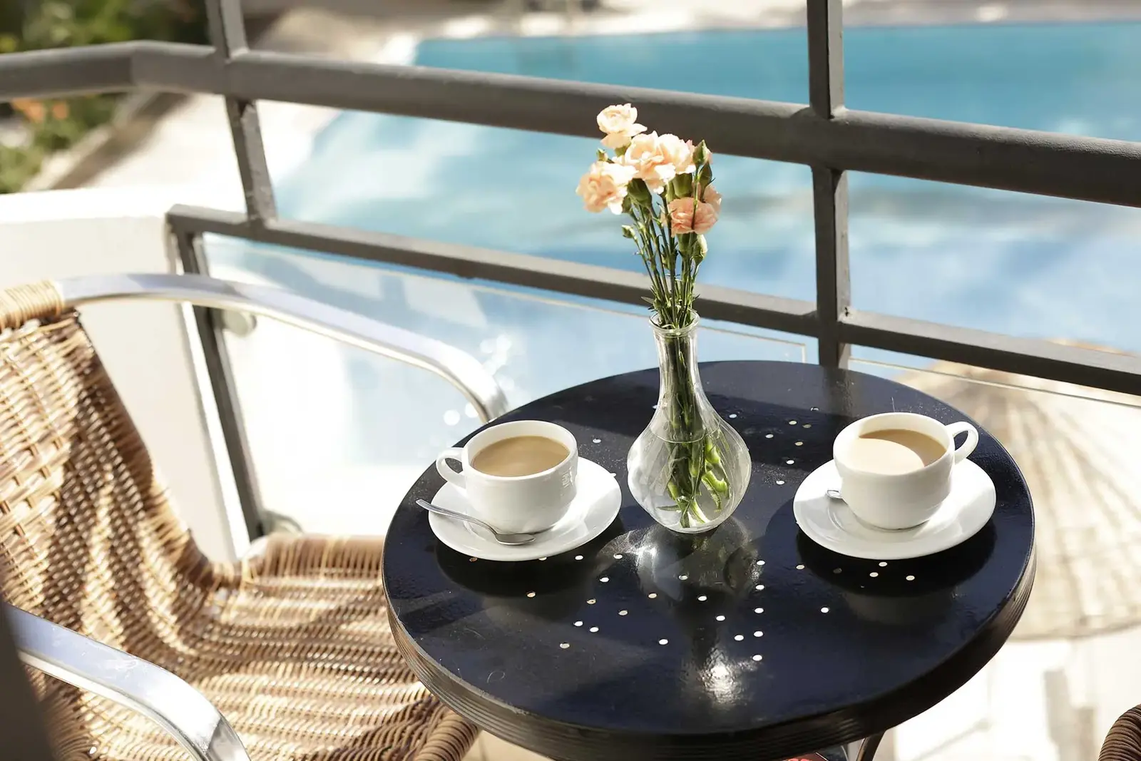 Junior Suite Pool View with Living Room